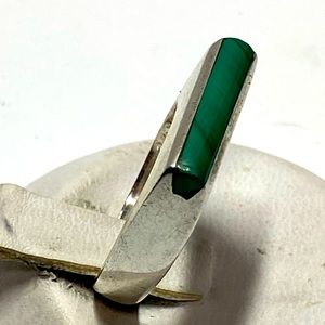 Elegant Silver and Green malachite Ring